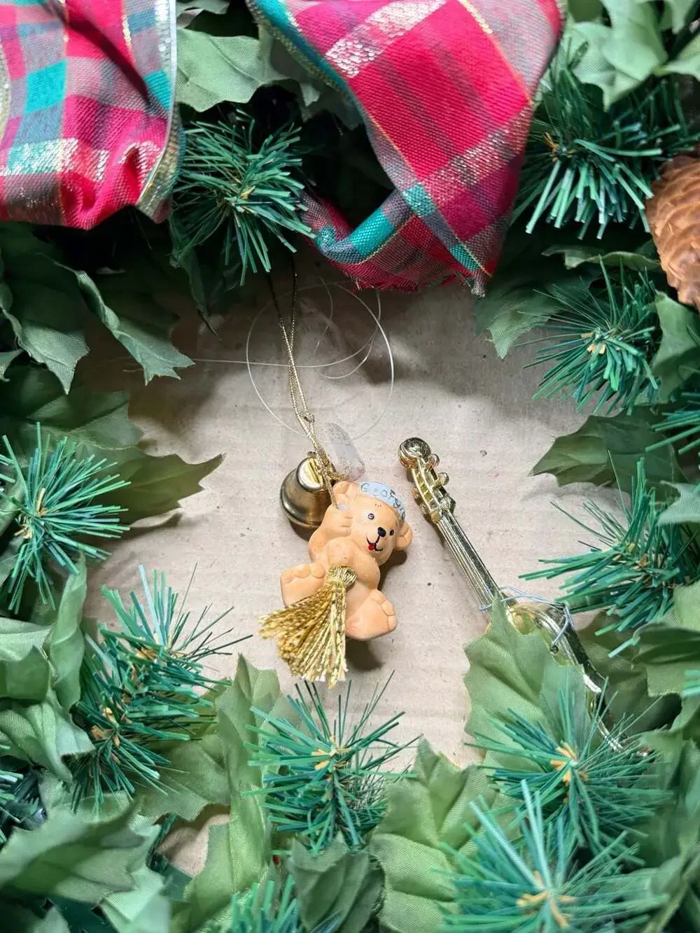 Vintage Christmas Around The World Symphony Plaid Wreath 18 Inch